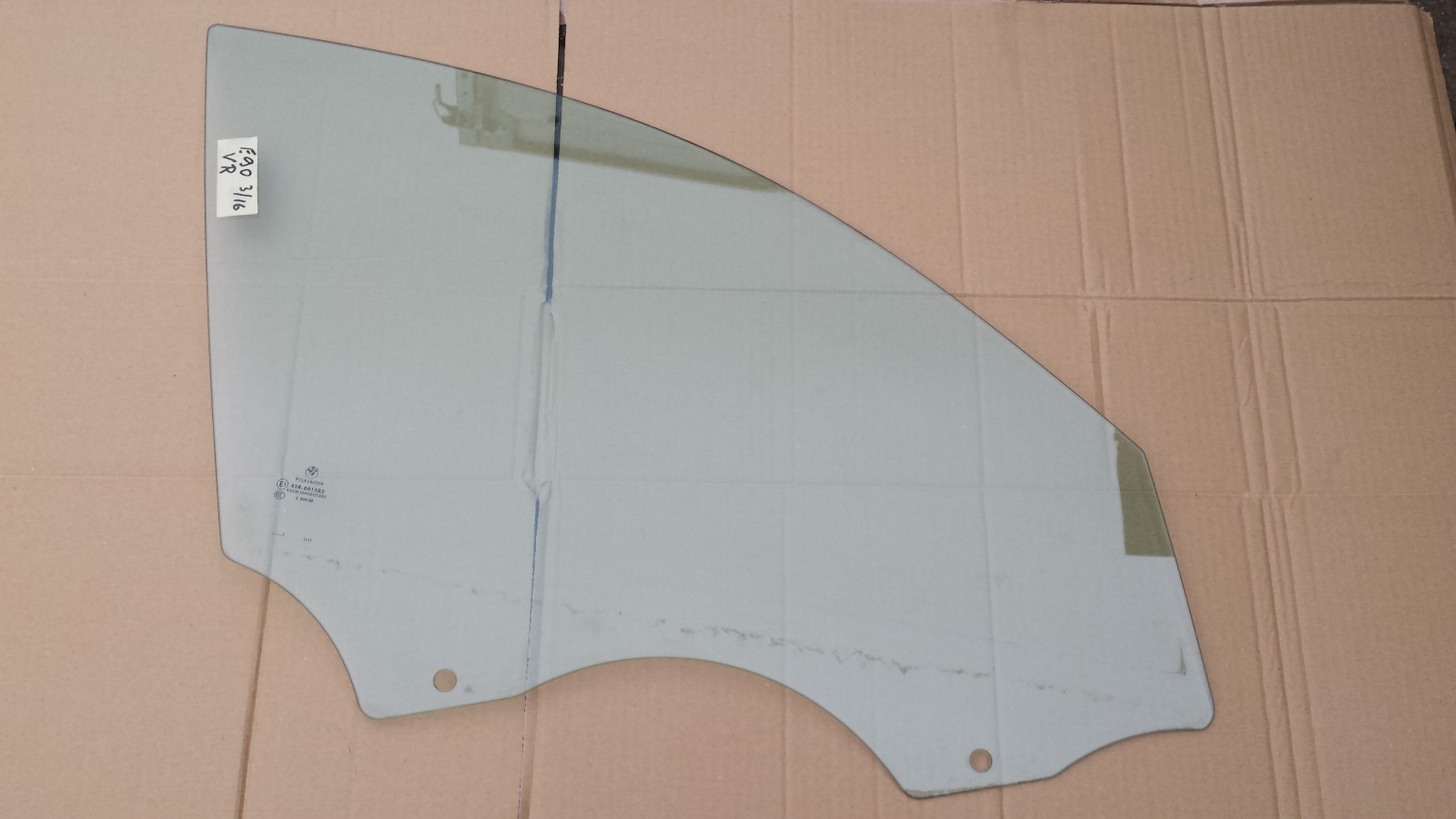 BMW E90 / E91 Seiten Scheibe Beifahrer Seite Fenster Glas VORNE RECHTS  ABHOLUNG – Bild 1