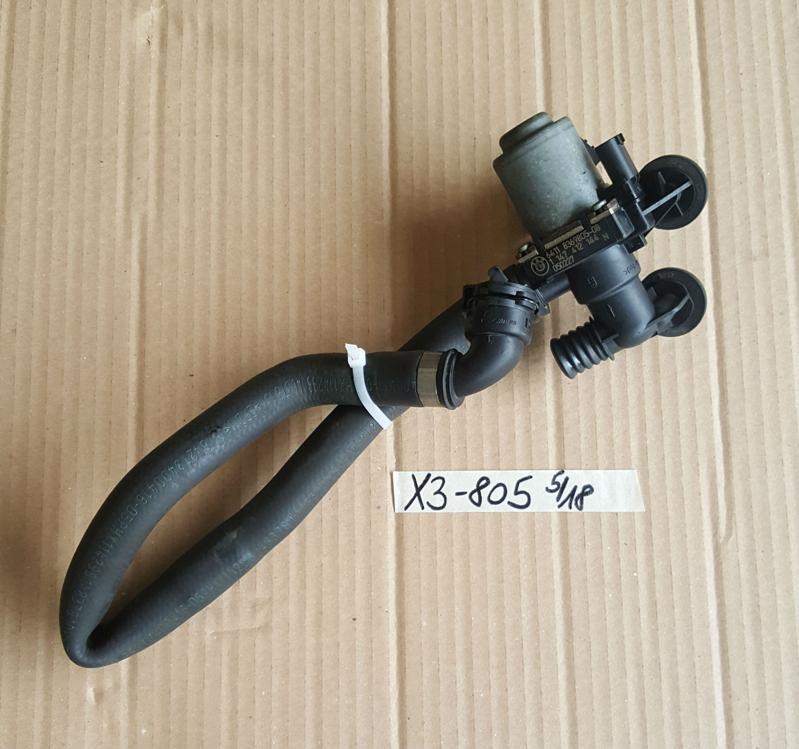 BMW E83 X3  Zusatz Wasserpumpe 8369805 Schlauch Wasserventil Heizkörper 3400416 – Bild 1