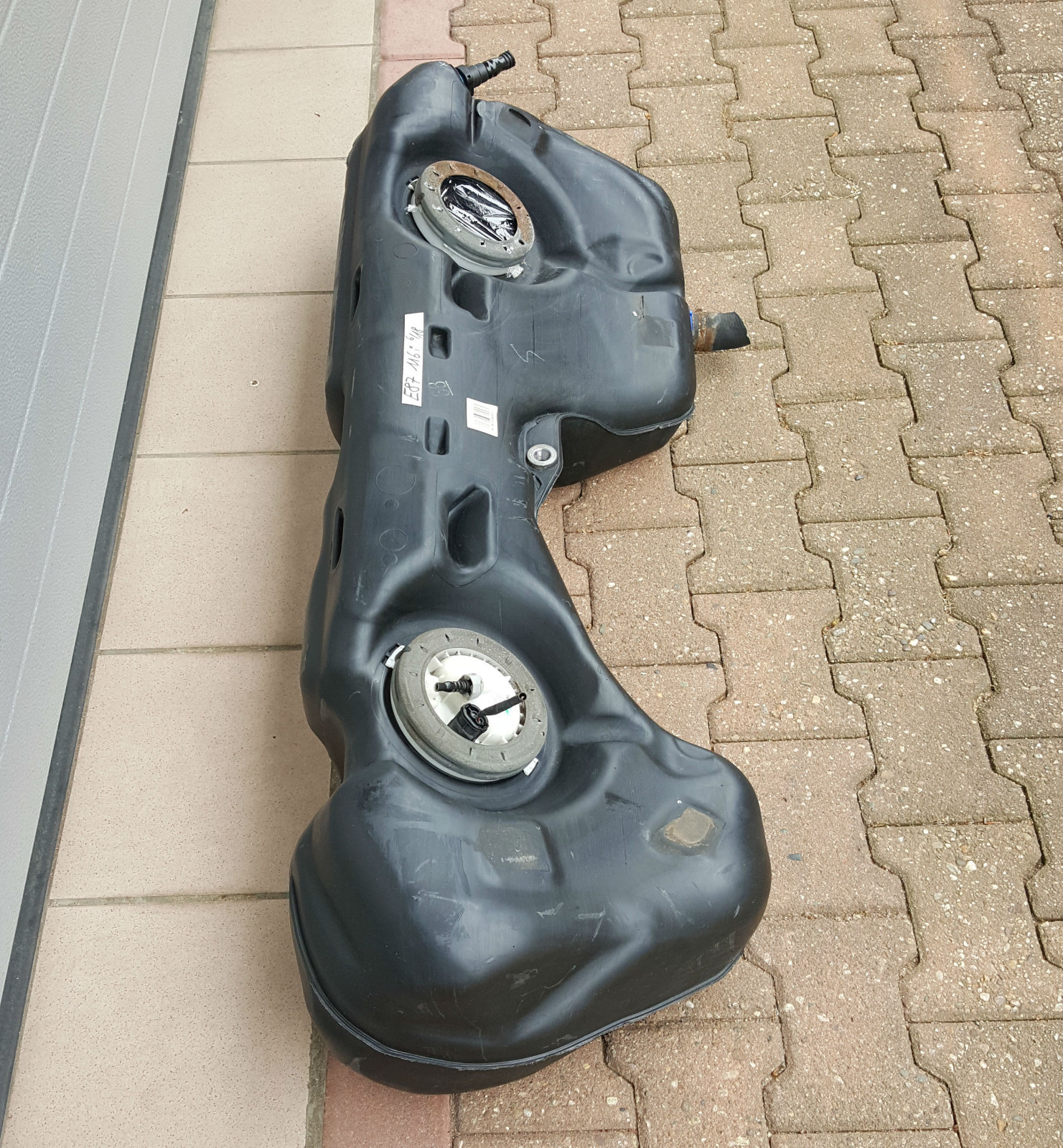 Tank BMW E81  E82  E87  E88 E90 E91 Kraftstoff Benzin Tank 6763842 ohne Pumpe – Bild 2