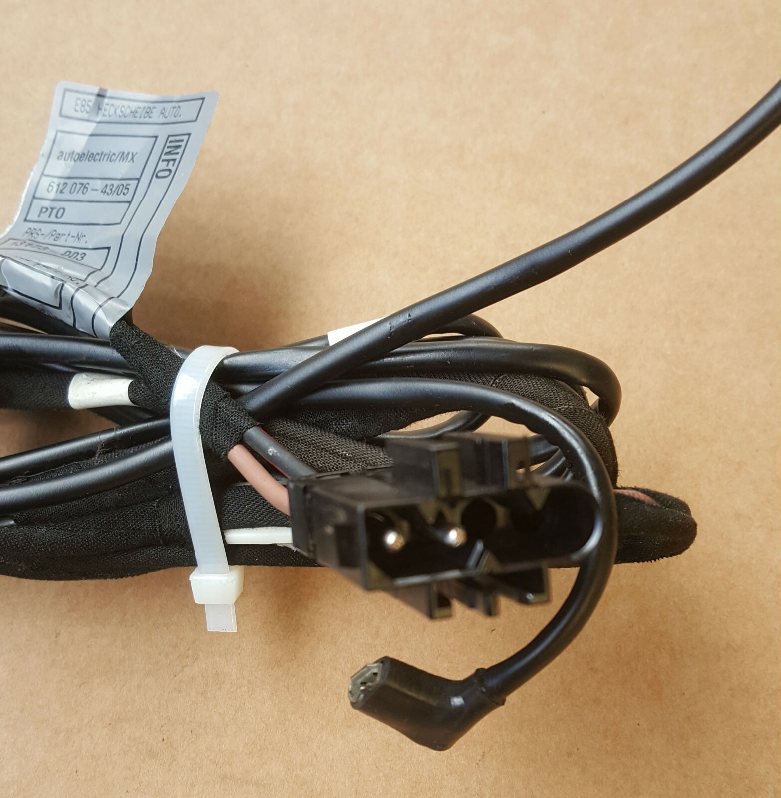 BMW Z4 E85 Kabel für Heckscheibe Kabelbaum Heizung Scheibe HINTEN 6120764 – Bild 2