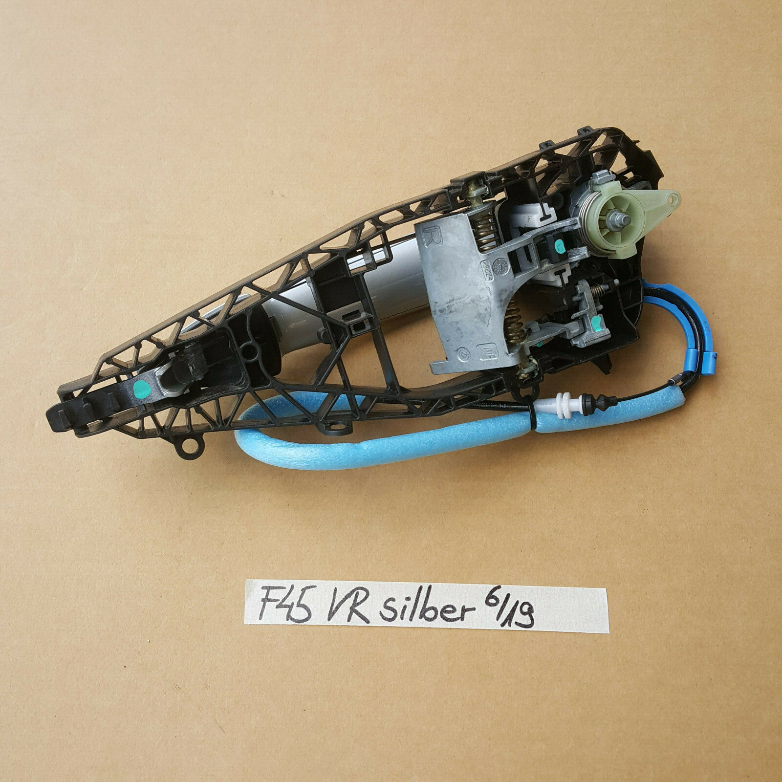 BMW 2er F45 F46 X1 F48 Tür Griff aussen VORNE  RECHTS Glacier Silber A83 – Bild 2