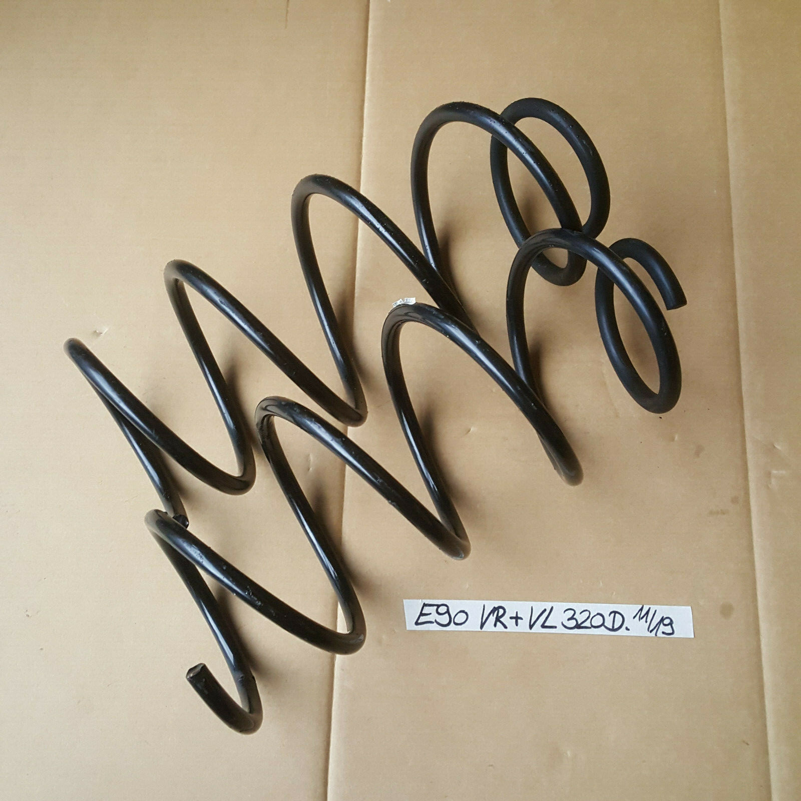 BMW E90 E91 E92 Spiral Tonnen Feder Set VORNE rechts + links – Bild 1