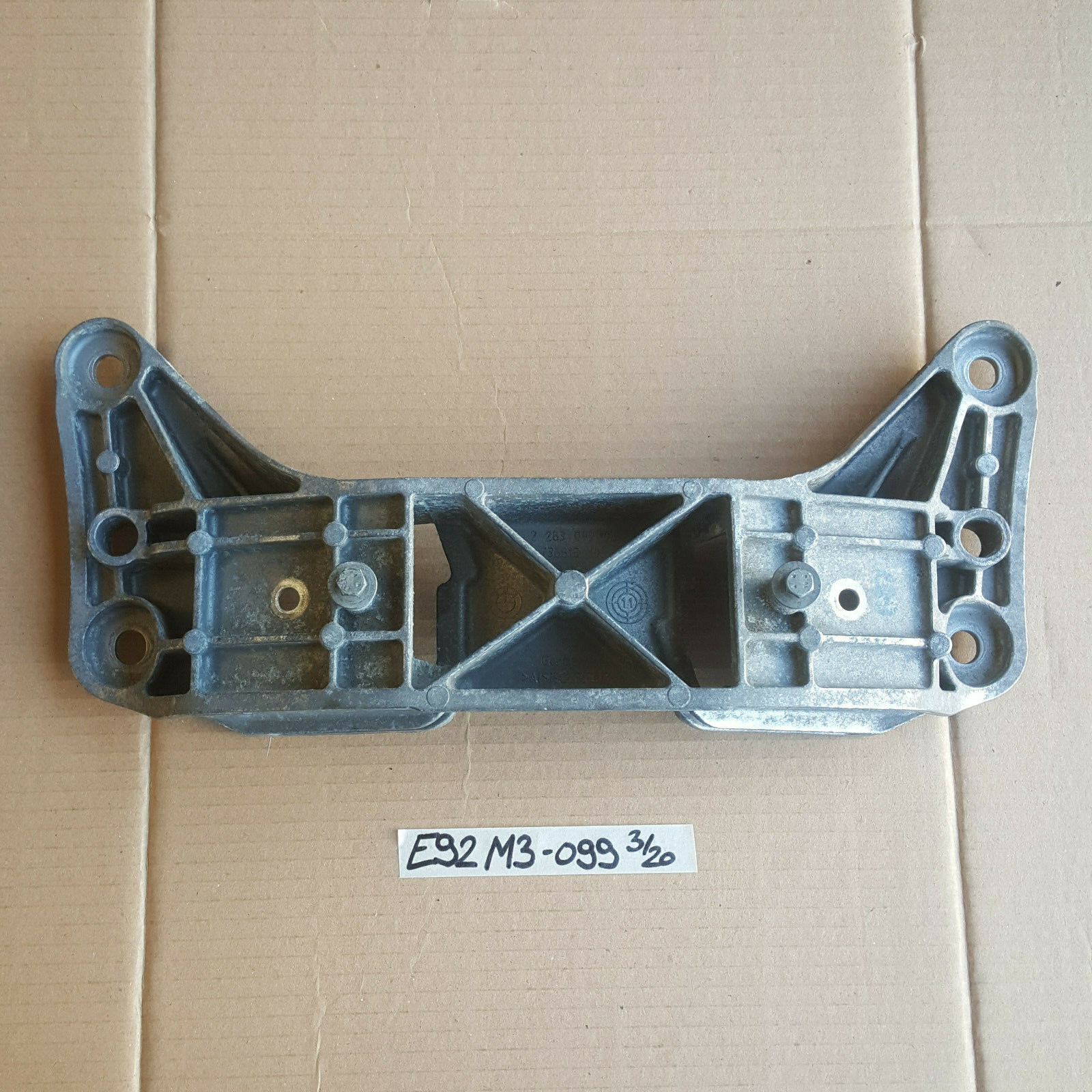 BMW E90 E92 E93 M3 Getriebeträger 2283099 Getriebe Halter Träger DKG – Bild 1