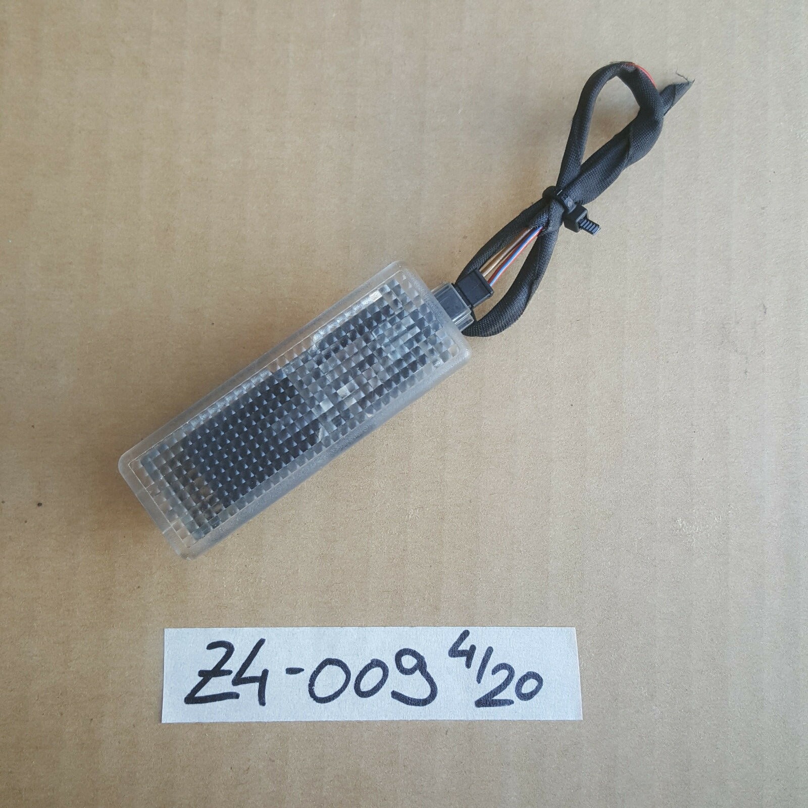 BMW Z4 E85 E86 E60 E61 E63 E64 E65 E66 E67  X3 E83 Innenleuchte 6962009 – Bild 1