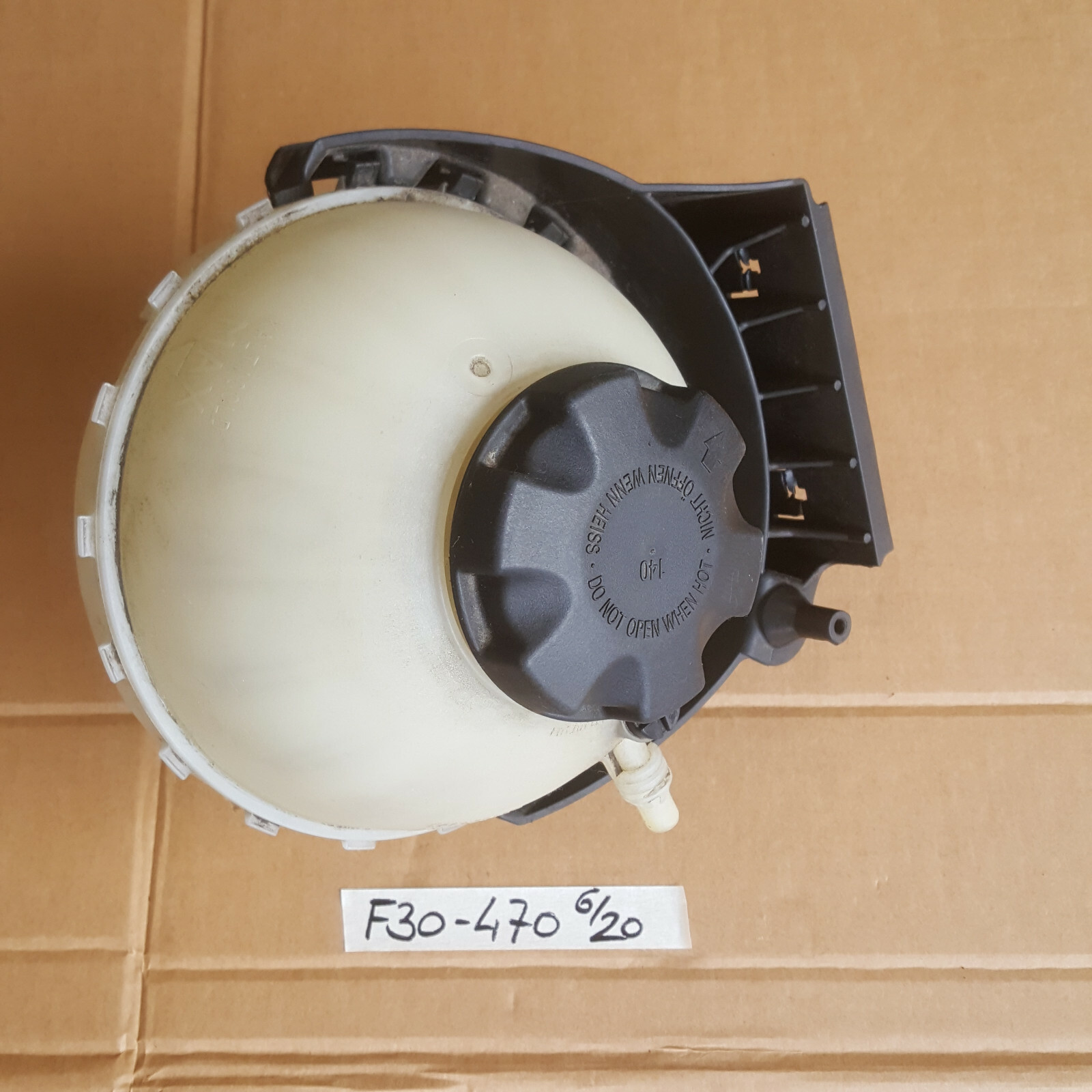 BMW F30 F31 F34 F35 F20 F21 F32 Kühlwasser Behälter Augleichsbehälter 7609470 – Bild 2