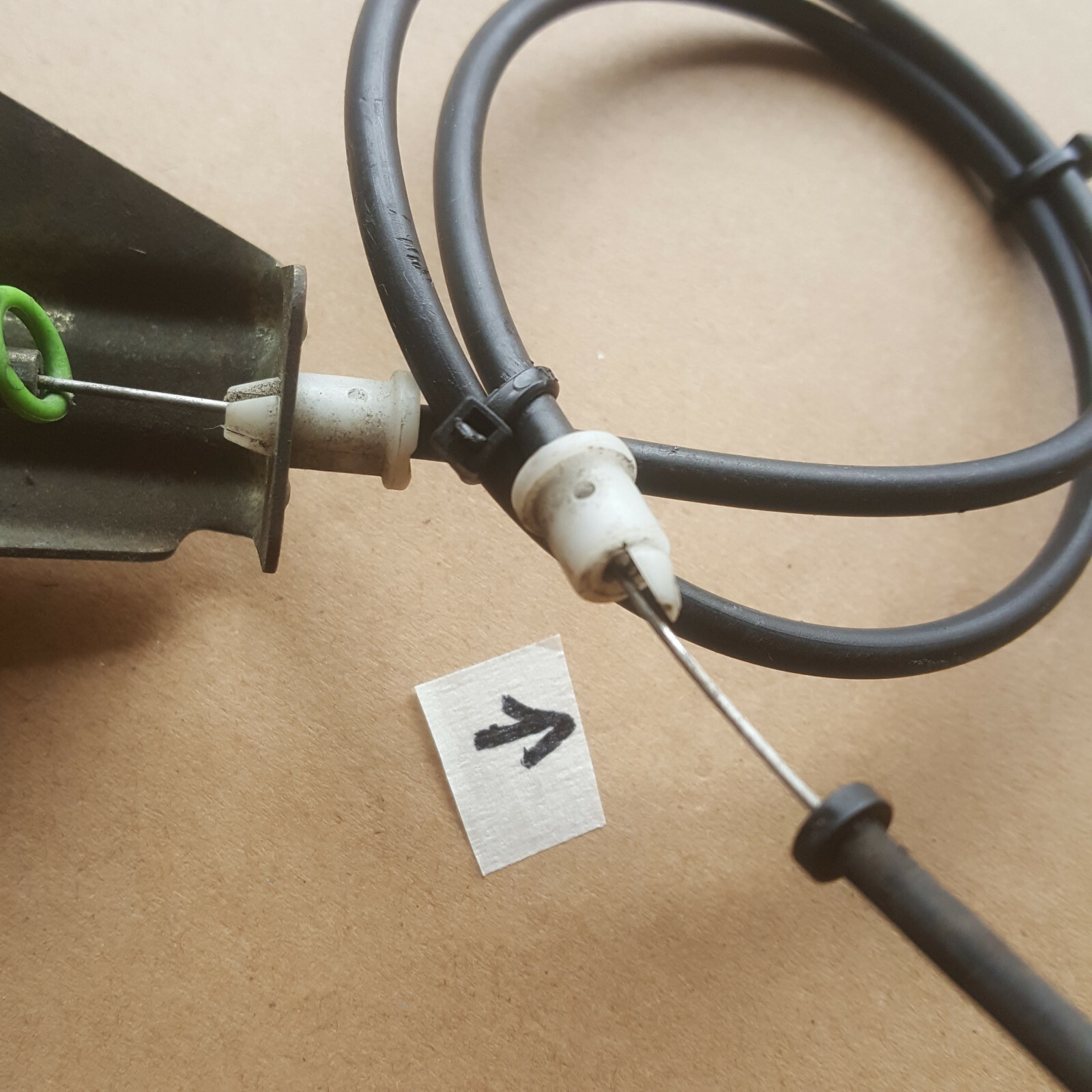 BMW Z4 E85 Stellantrieb Tank Klappe 8377426 Verriegelung Einfüllklappe 8385993 – Bild 2