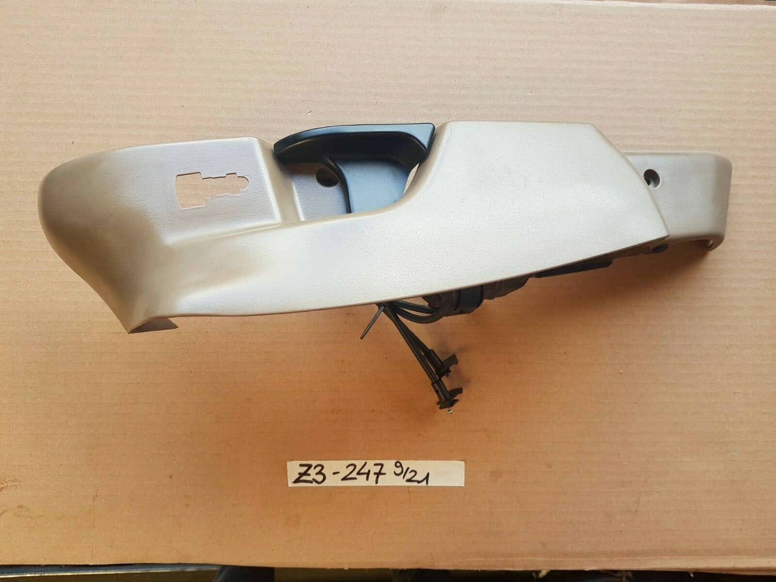 BMW Z3 Roadster Coupe Sitz Blende Verkleidung Abdeckung LINKS beige 8398247 – Bild 2