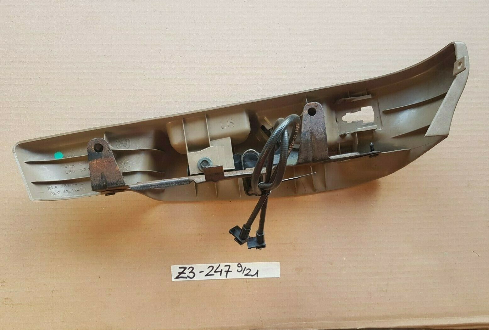 BMW Z3 Roadster Coupe Sitz Blende Verkleidung Abdeckung LINKS beige 8398247 – Bild 3