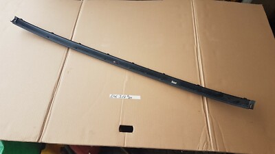 BMW E46 Limousine Leiste Blende Stossleiste Stossfänger hinten Mitte 8195317 – Bild 2