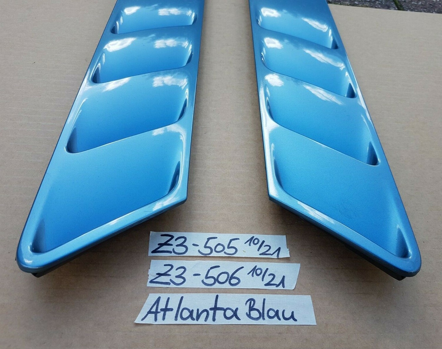 BMW Z3 Roadster Lufteinlass Kiâemen Ziergitter Motorhaube Atlanta blau R+L – Bild 4