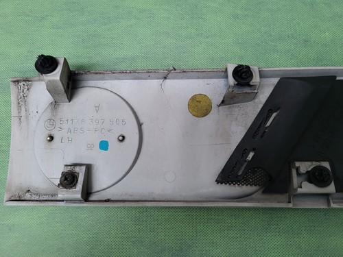 BMW Z3 Lufteinlass Ki​emen Ziergitter Motorhaube rechts ODER links weiß ABHOLUNG – Bild 5