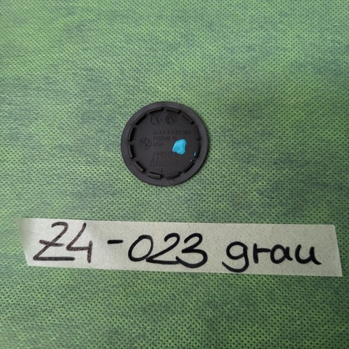 BMW Z4 E85 Blindstopfen  Abdeckung in der Seiten Verkleidung hinten 7068023 grau – Bild 3