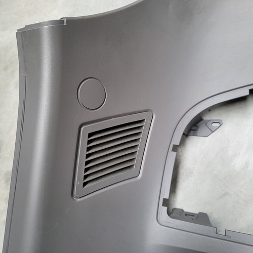 BMW Z4 E85 Blindstopfen  Abdeckung in der Seiten Verkleidung hinten 7068023 grau – Bild 5