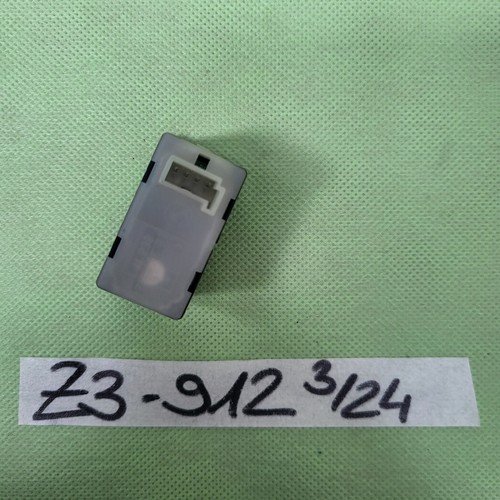 BMW  Z3 Roadster + Coupe Schalter für Heizbare Heckscheibe 8381912 – Bild 3