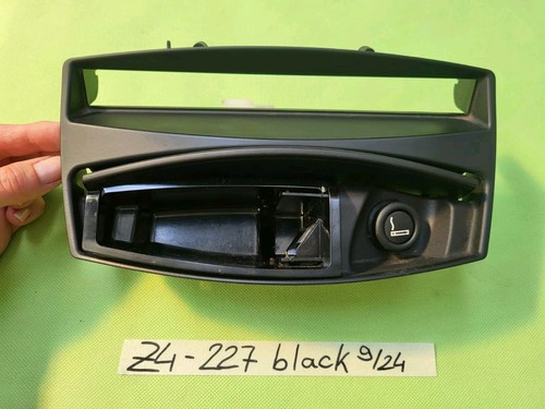 BMW Z4 Mittelkonsole Ablagefach Aschenbecher schwarz 7037227 Zigaretten Anzünder – Bild 2