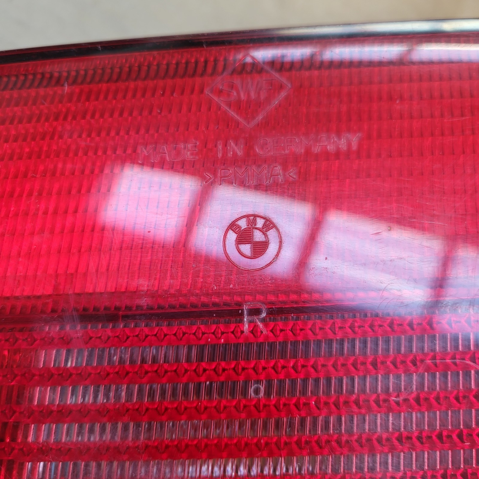BMW E39 Touring  Rückleuchte Heckdeckel Rücklicht  Bremslicht  Blinker RECHTS – Bild 2