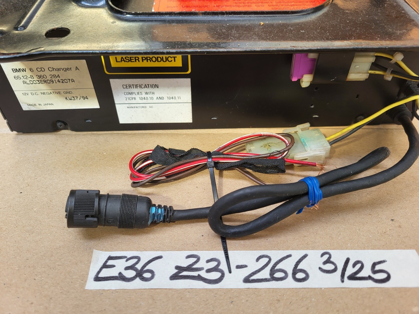 BMW Z3 Roadster Coupe CD Wechsler 8360284 + 6 Fach Magazin Changer DEFEKT – Bild 6