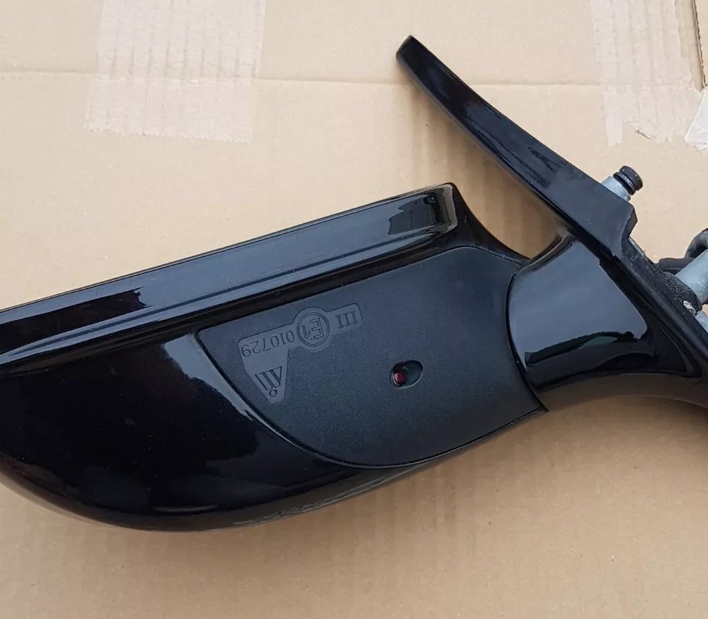 BMW Z4 E85 E86 Seiten Außen Spiegel Blende Abdeckung Verkleidung Unten LINKS – Bild 3