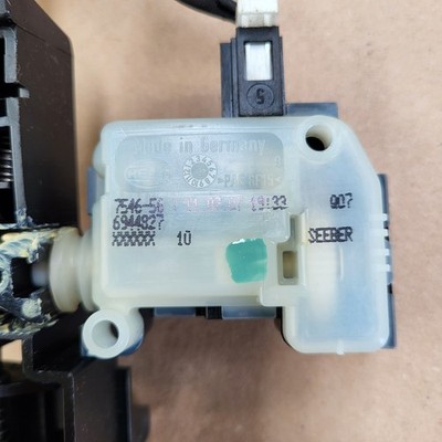 BMW Z4 E85 Verriegelung Mittelkonsole  HINTEN 6944827 Griff 7110660 – Bild 6