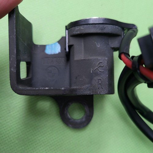 BMW Z4 E85 Roadster Hardtop Vorbereitung Halterung Halter Aufnahme rechts links – Bild 3