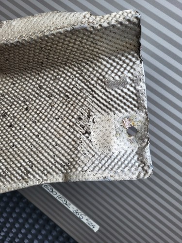 BMW E81 E82 E87 E88 E90 E91 E92 Hitzeblech Wärmeisolierung vorne rechts 7059365