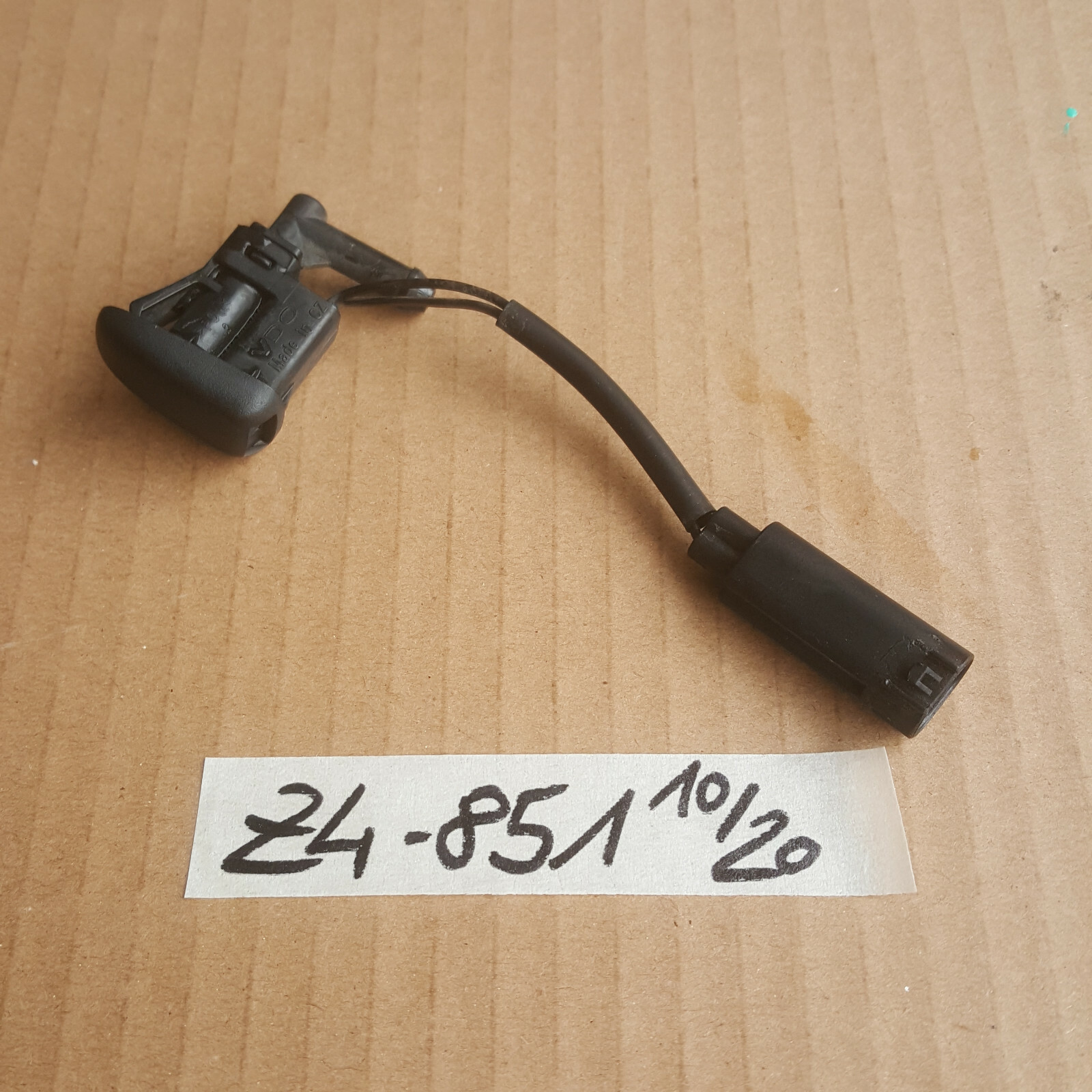BMW Z4 E85 E86  Spritzdüse heizbar Wasser Spritz Düse in der Motorhaube 7110851