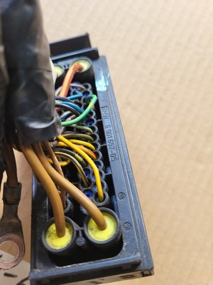 BMW Z4 E85 ABS Block Stecker 6901652