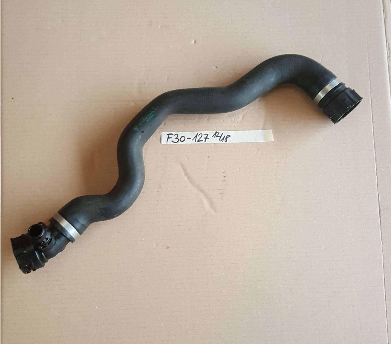 BMW F30 F31 F20 F21 F33 F34 Kühlmittelschlauch Kühler Schlauch Leitung 7811127