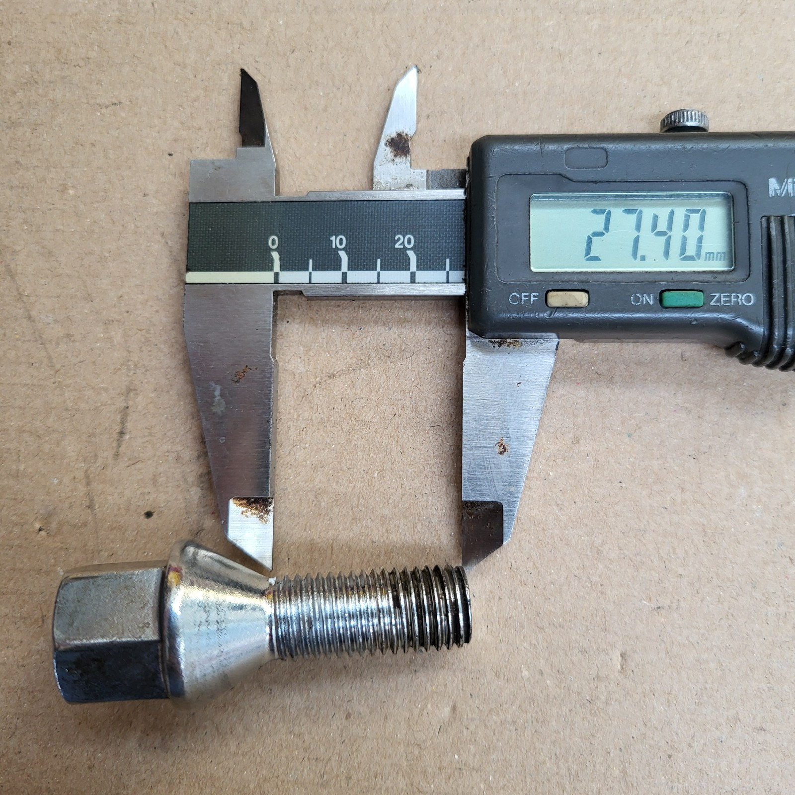 original BMW E36 Z3 Z4 E85 E46 E87 E90  Felgenschloss + Radschrauben Chrom M12