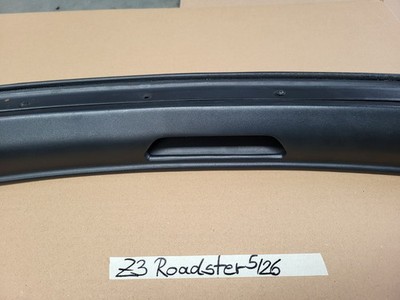 BMW Z3 Roadster Verdeck Rahmen Leiste innen Blende Schiene VORNE Verschluß Haken