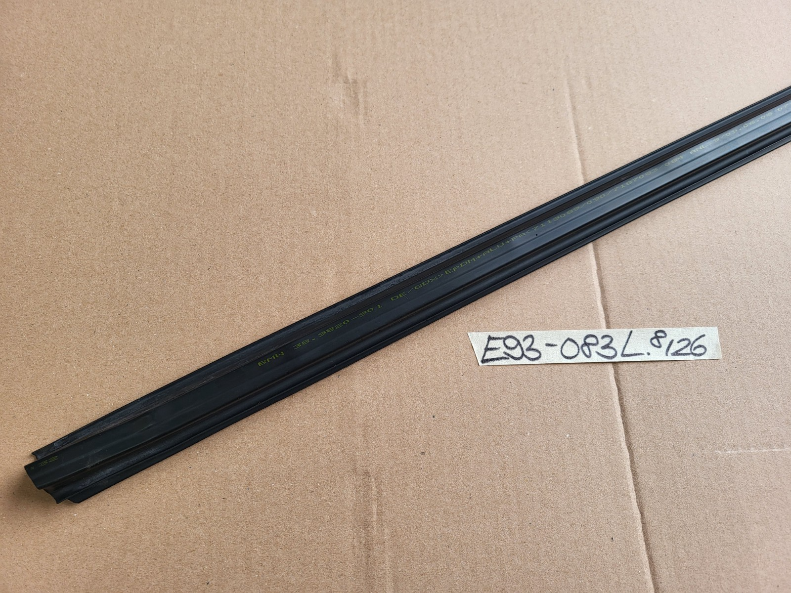 BMWE92 E93 Dichtung Schacht Leiste Fahrer Tür Gummi LINKS 7187083