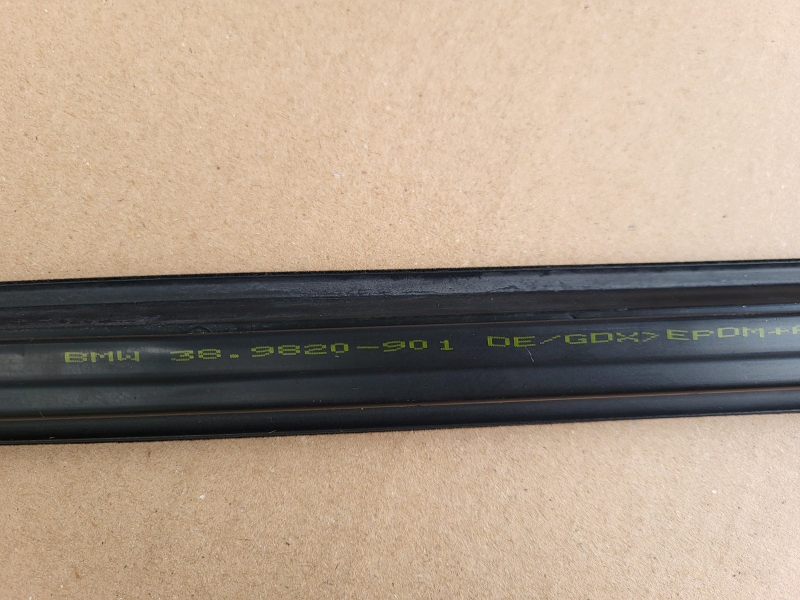 BMWE92 E93 Dichtung Schacht Leiste Fahrer Tür Gummi LINKS 7187083